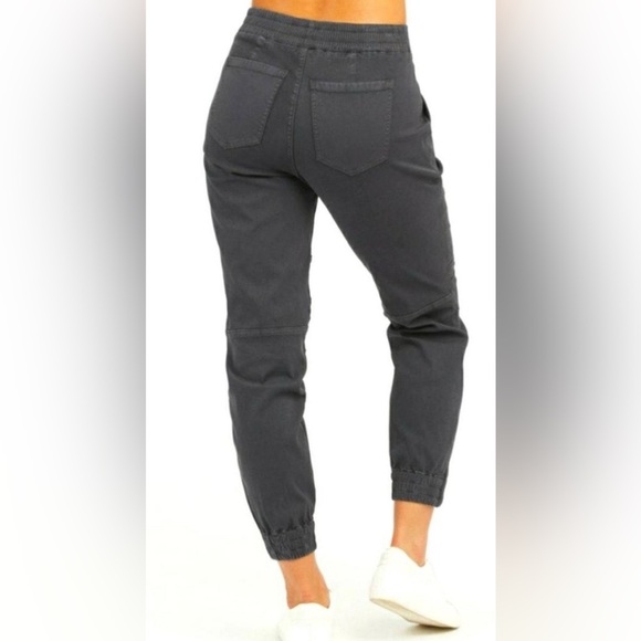 Spanx Stretch Twill Cargo Jogger Olive Green. Medium. - Picture 7 of 7